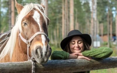 What should I wear for horse riding in Lapland’s cooling autumn weather?