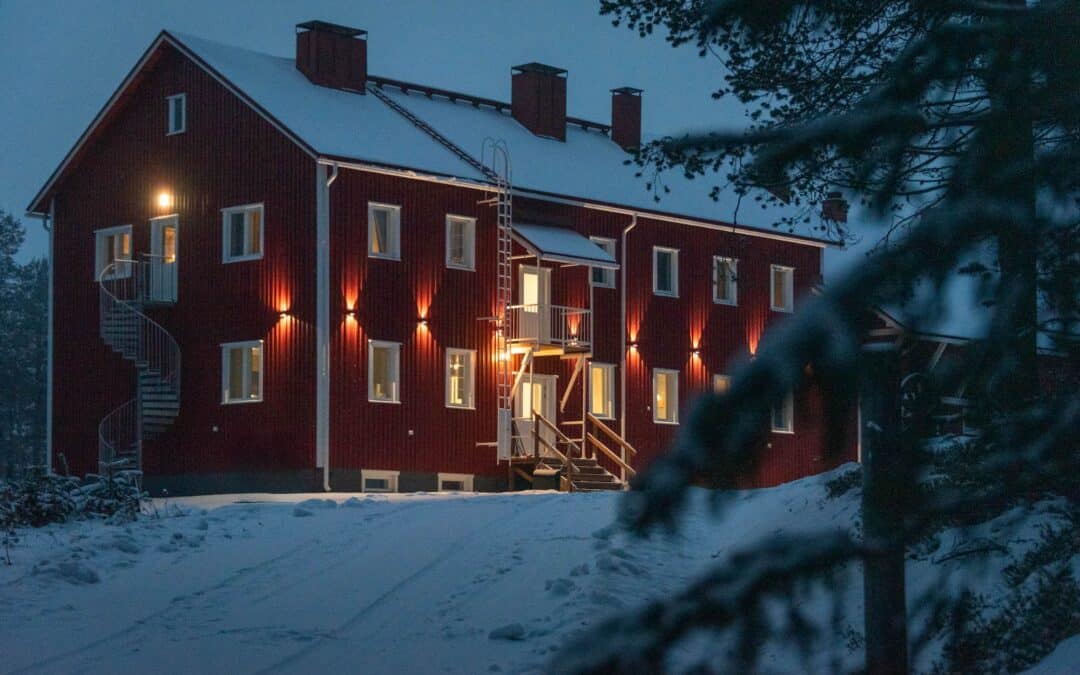 How to choose between different accommodation types in Finnish Lapland?