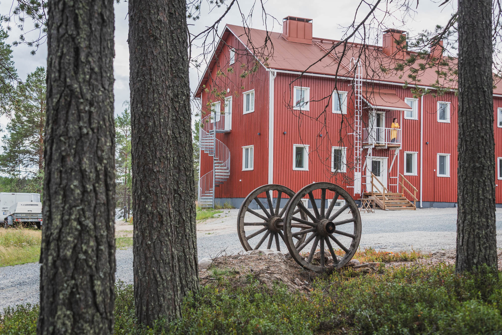 Polar-lights-tours-Posio-Lapland-Main-Building Posio kyläkoulu majoitus Lapissa luonnon keskellä